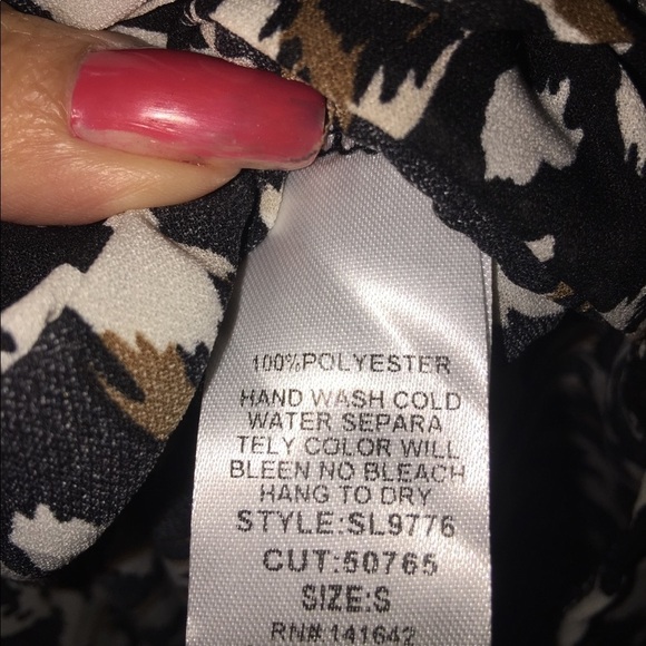 She+Sky size small animal print v neck flowy comfy soft ho low - Picture 8 of 8